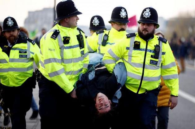 В Лондоне полиция задержала 19 человек за нарушение карантина