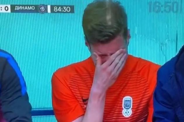 Футболист в Беларуси расплакался после замены