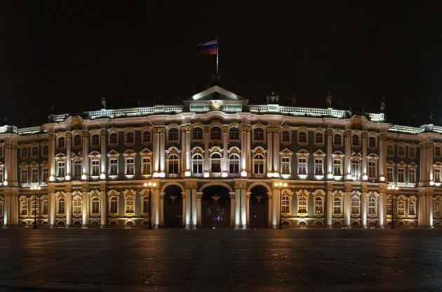 Украина ввела санкции против Эрмитажа, Пушкинского музея и МГУ