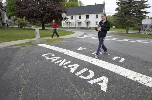 Канада и США продлили запрет на поездки