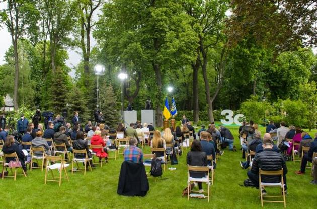Зеленский цинично сравнил прошлогоднюю смертность в Украине с сегодняшней, привязав ее к успешности роботы правительства Шмыгаля