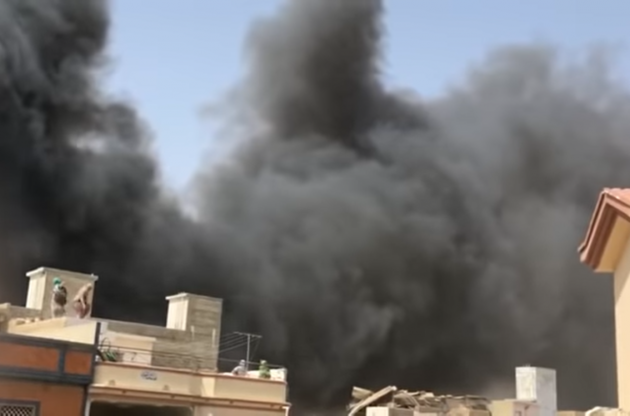 Біля аеропорту Карачі в Пакистані розбився пасажирський літак