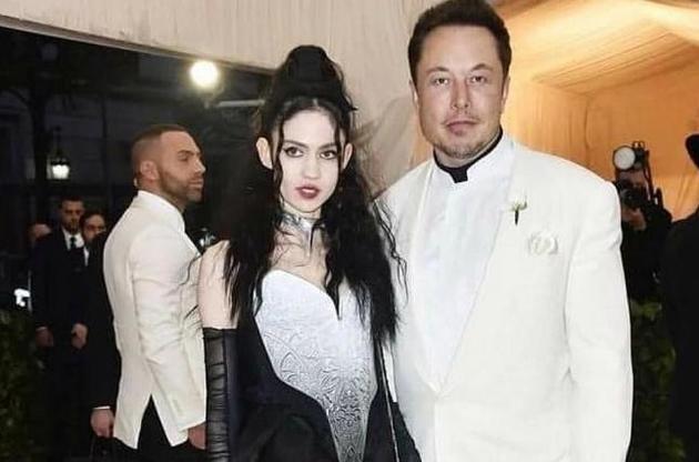 Илону Маску и Граймс пришлось изменить имя сына