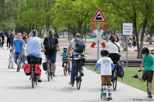 Германия постепенно возвращается к нормальной жизни