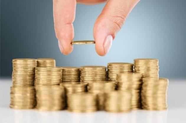 "Поднять до рыночного уровня" — Шмыгаль заявил об увеличении зарплат чиновников