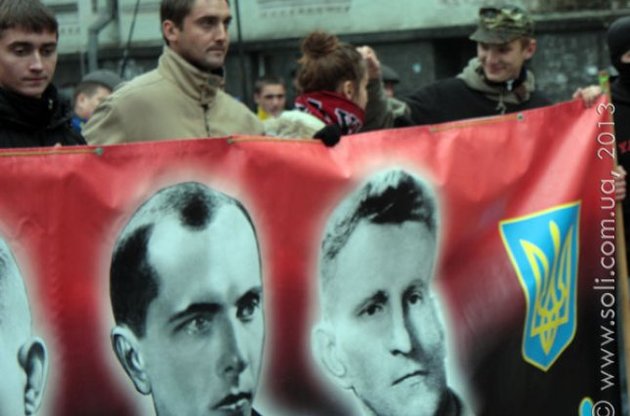 Серед історичних персоналій у програмі ЗНО є Щорс, але не має Бандери