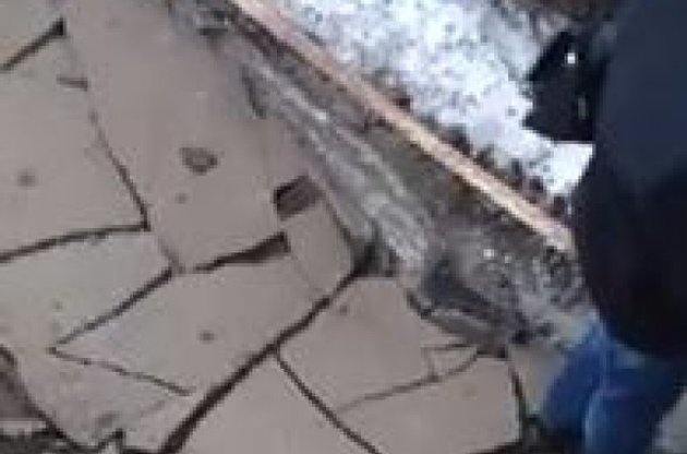 У Києві на станції Вишгородська обвалився перон, люди впали на рейки