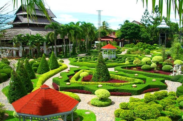 Тропічний парк Нонг Нуч - це 600 акрів ботанічних садів та місцевих визначних пам&#039;яток, провінція Чонбурі, Таїланд