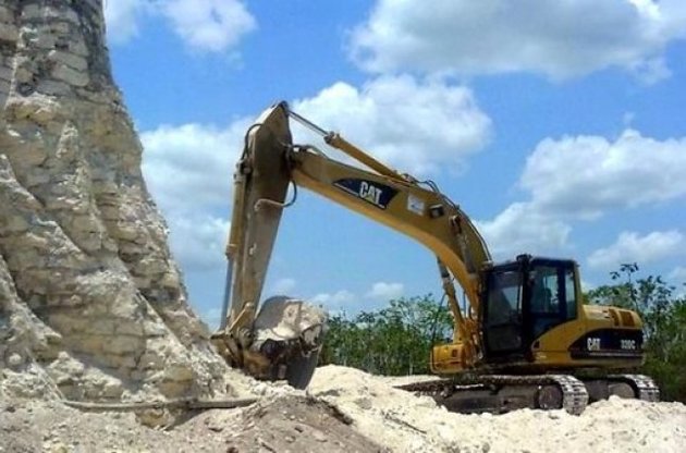 Найбільшу піраміду майя віком 2300 років у Белізі зруйнували будівельники. Заради видобутку щебеню