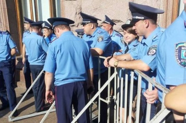 Київрада спробує провести сесію: будівлю КМДА оточила міліція
