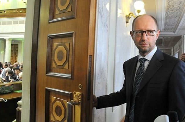 Яценюк пропонує не пускати до Ради без довідки від психіатра