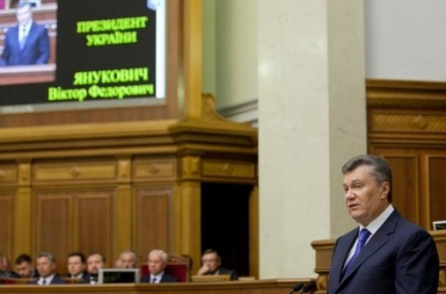 Яценюк запросив Януковича до Ради підписати євроінтеграційні закони