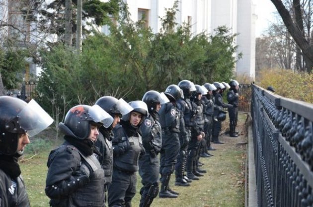 Беркут охороняє Верховну Раду, не маючи ані посадових інструкцій, ані положення про спецпідрозділ.