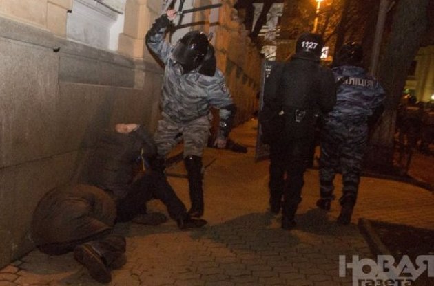 Прокуратура повідомила про затримання двох осіб, причетних до штурму Банкової бульдозером