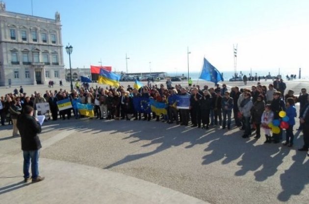 Українці у США, Канаді, Європі та Австралії підтримали народне віче на Євромайдані