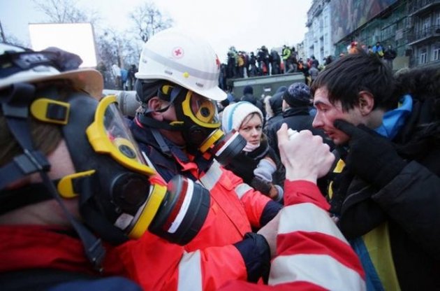 На Грушевського за добу постраждали 1400 осіб