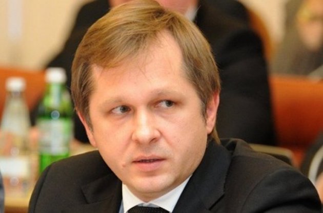 Суд відмінив розпорядження "орлів" Азарова про заборону виробництва ліків українським підприємством