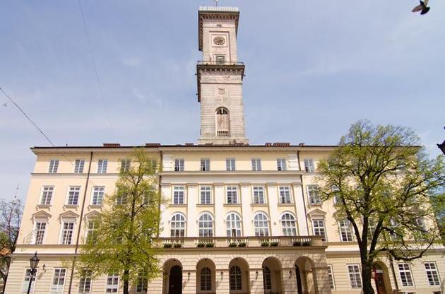 Президент теж пропонує зайнятися внутрішнім туризмом