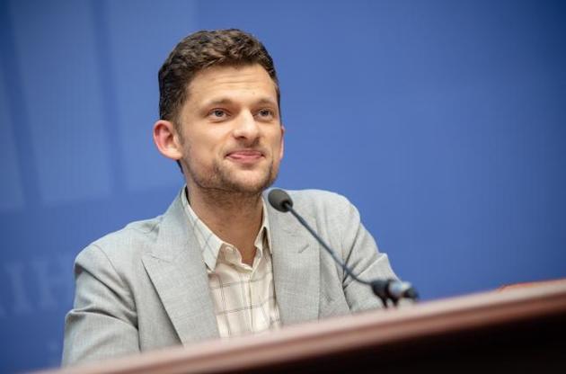 Дмитро Дубілет пояснив, хто збереже трудові книжки