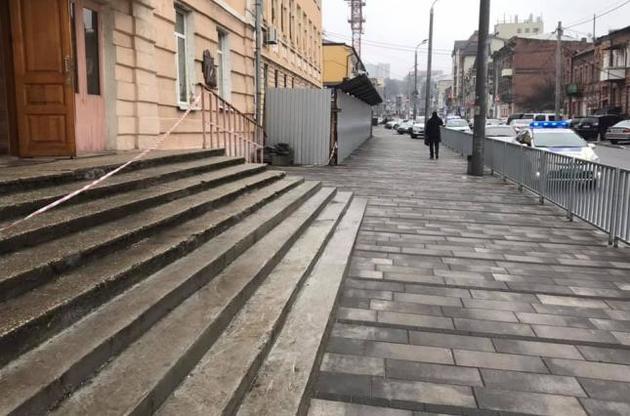 "Мінування" учбових закладів міста тривають третій день поспіль