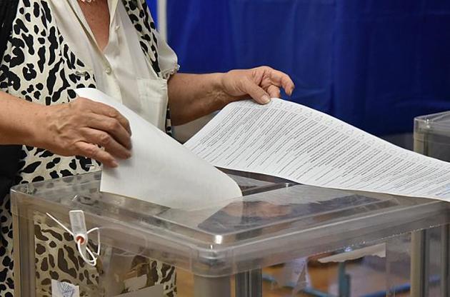 Международные наблюдатели обеспокоены покупкой голосов на выборах в Раду – отчет