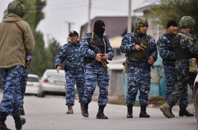 Спецназовцы не смогли задержать Атамбаева в его доме