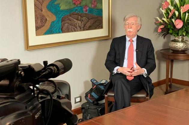 Болтон отметил, что если Украина видит ключ к решению проблемы Донбасса в "нормандском формате", США ее поддержат