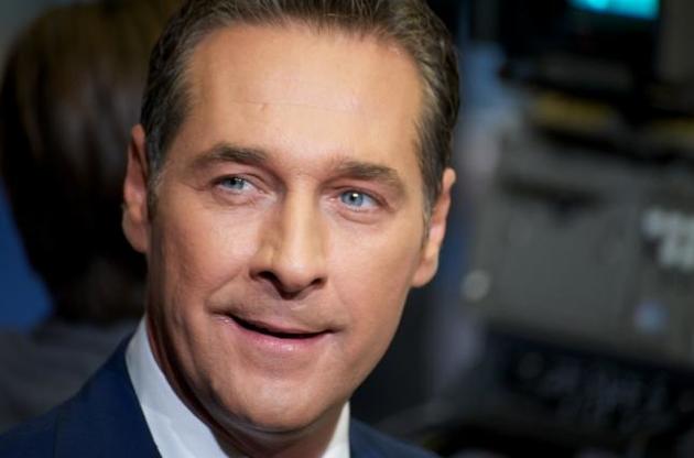 Віце-канцлер Австрії йде у відставку через скандальне відео