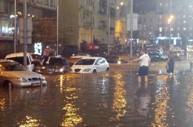 Кличко пообещал проверить ТРЦ в Киеве после недавнего потопа