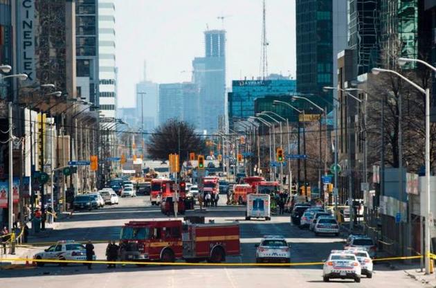 Водителю, совершившему наезд на пешеходов в Торонто, предъявили обвинения