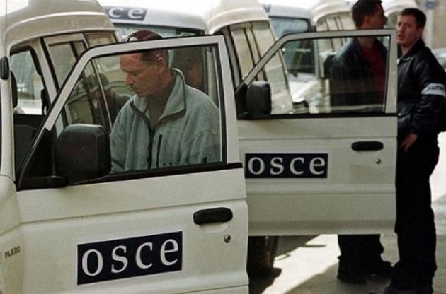 ОБСЕ обнаружила на подконтрольной "ДНР" территории лагерь с танками и БМП без опознавательных знаков