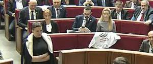 Как парламентские фракции голосовали за снятие неприкосновенности и арест Савченко