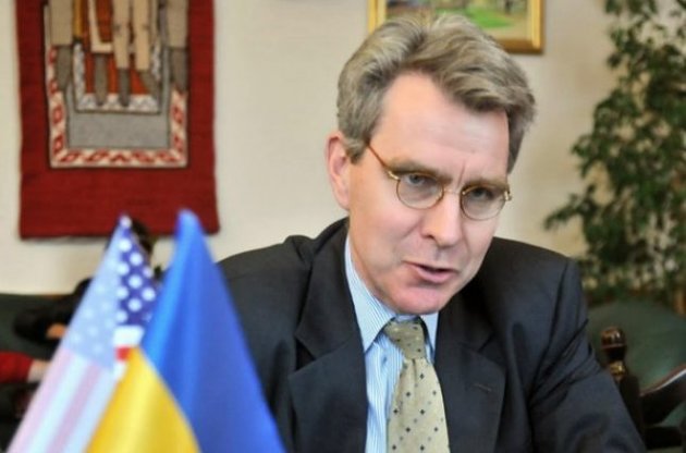 Посол США в Україні звинуватив Росію і бойовиків у зриві мінських угод