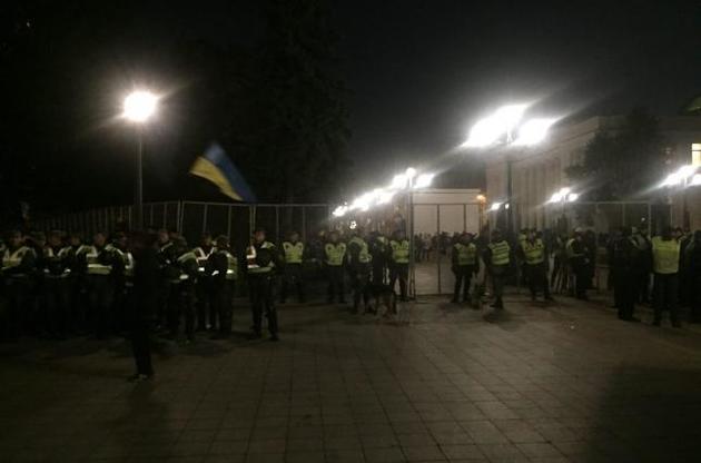 Полиция на ночь осталась только около палаточного городка