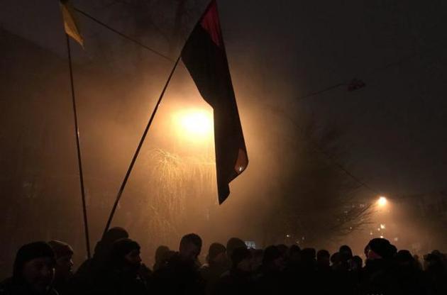 На Майдане ночью активисты почтили годовщину разгона протестующих