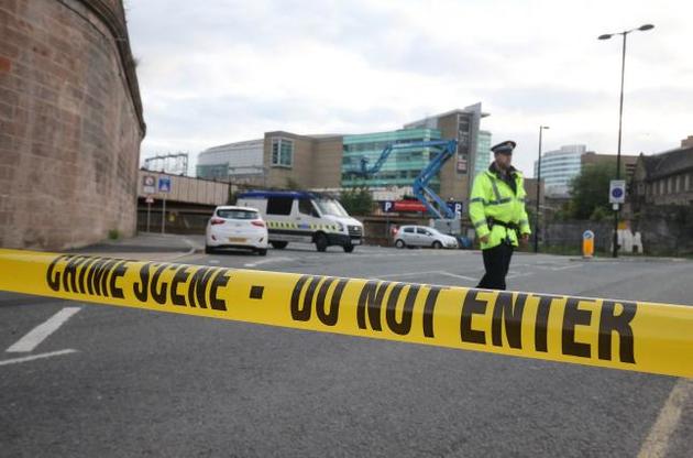 Британські партії призупинили свої виборчі кампанії у зв'язку з терактом в Манчестері