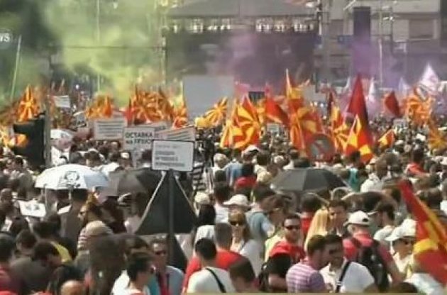 Сотні демонстрантів відмовилися покидати центр Скоп'є