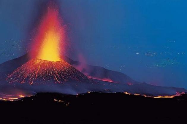 При извержении вулкана Этна пострадали минимум десять человек