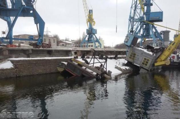 Руководство порта отрицает факт загрязнения мазутом вод Днепра