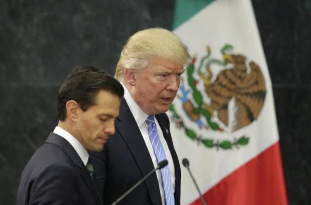 Трамп час беседовал с президентом Мексики по телефону