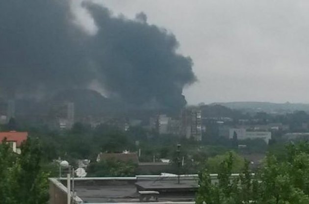 Найбільший удар був нанесений в районі населених пунктів Мар'їнка і Красногорівка, поблизу Донецька