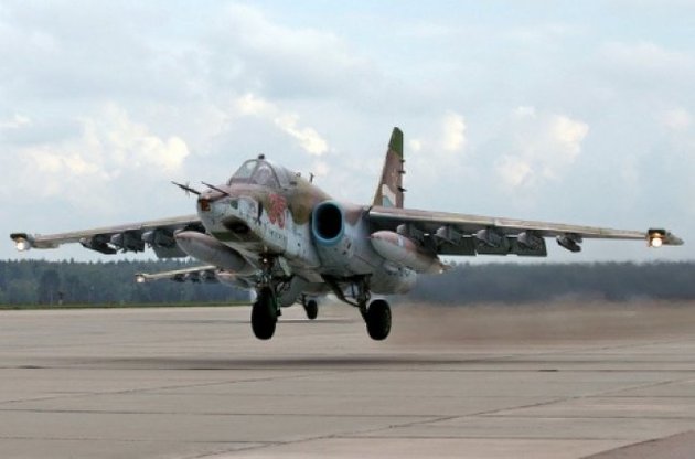 Бойовики за допомогою СУ-25 нібито атакували колону української армії поблизу Дебальцеве