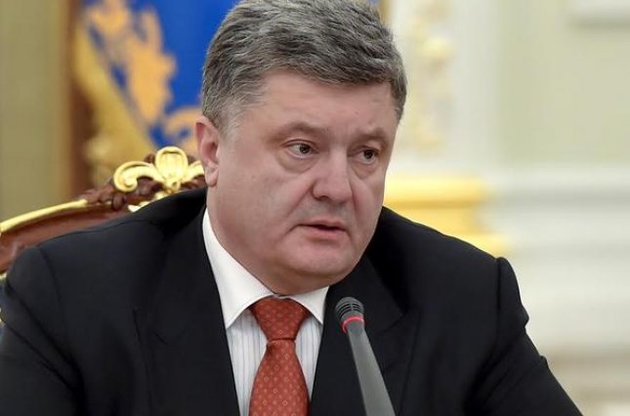 Порошенко просить Захід не ослаблювати тиск на Кремль