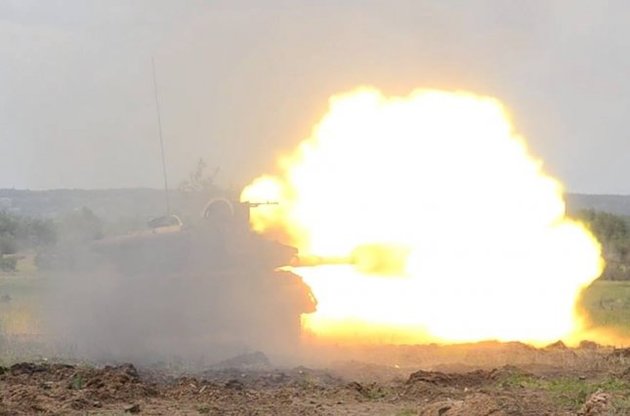 Боевики обстреливают силы АТО из тяжелого вооружения – пресс-центр