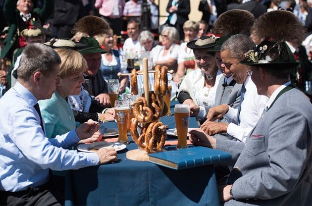 Лидеры Канады, Германии и Великобритании подтвердили важность поддержания единой позиции по ситуации в Украине