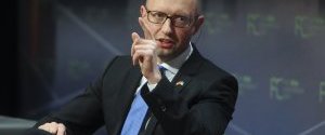 Яценюк не согласен на замену отдельных министров в правительстве