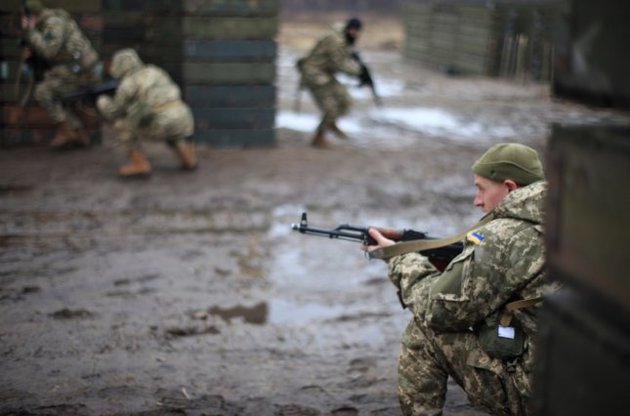 В зоні АТО за добу поранені двоє українських військових
