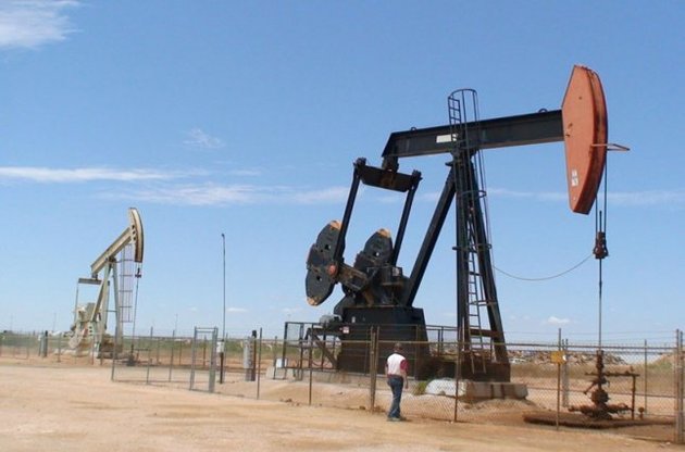 Цены на нефть растут после резкого падения накануне