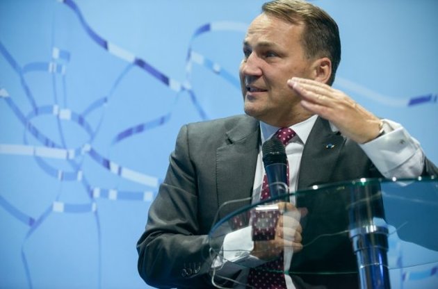 Сикорский считает, что Украина может обойтись без российского газа. Иллюстрация