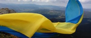 Українці встановили синьо-жовтий прапор на вершинах Казбек та Говерла